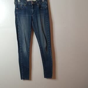 Jaime women's Midrise 28X32 size 6 distressed Skinny blue denim jeans. Casual